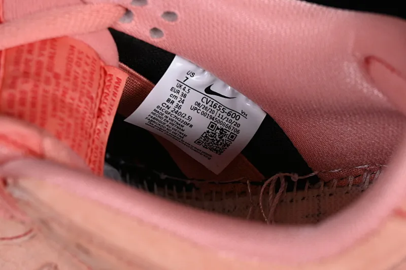 All Categories Nk SB Dunk Series Nk SB Dunk Low low-top sneakers NK SB Dunk Low "Pink" suede pink salmon pink and white suede smashed backboard fashion casual sneakers CV1655-600